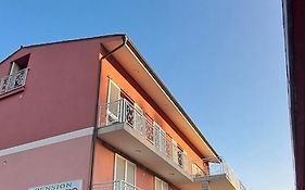 Oleander Rooms